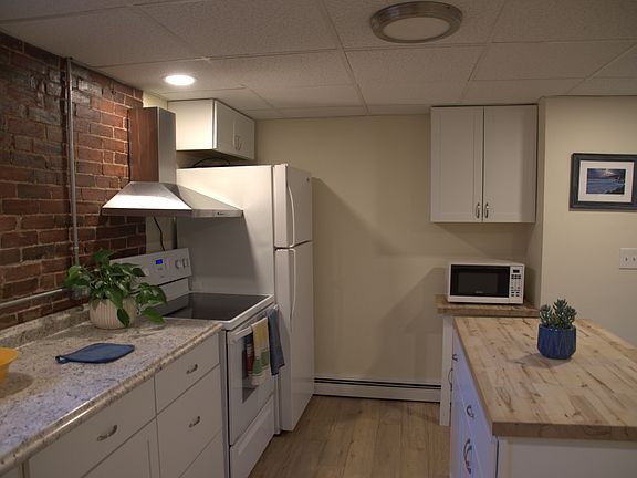 5th image of 477 Cumberland Ave APT 4