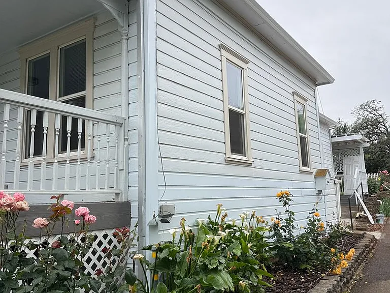 1144 Willis St — Photo 20