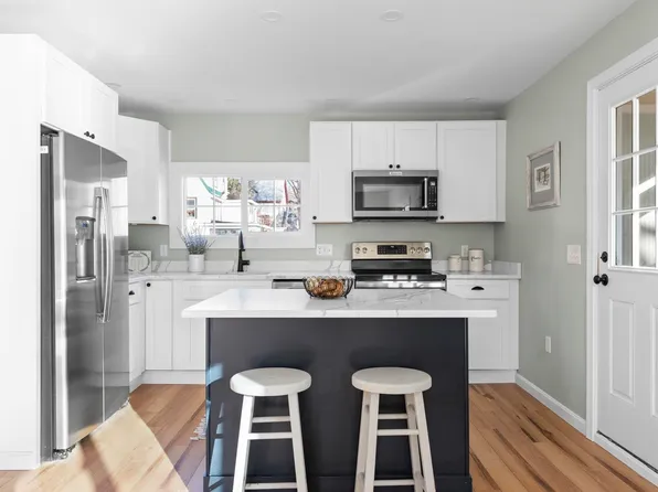 2 Wentworth Street, Plymouth, NH 03264