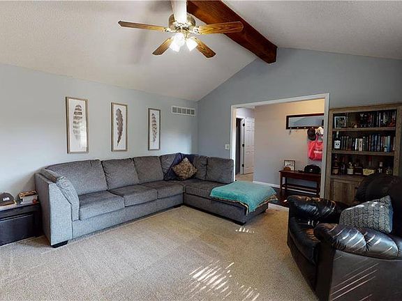 4th image of 5578 Lewis Dr