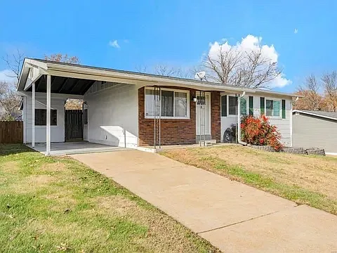 3 bed, 950 sqft, $1,950 — Photo 2