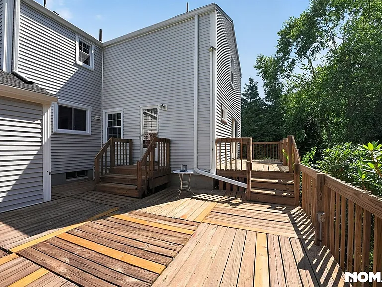 25 Surrey Ln — Photo 30