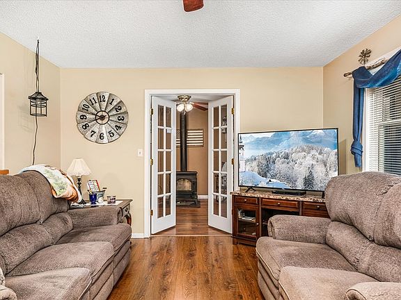 3rd image of 148 Sullivan Dr