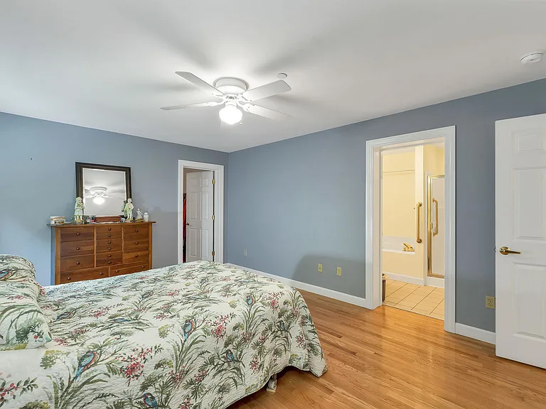 20 Emily Cir — Photo 15