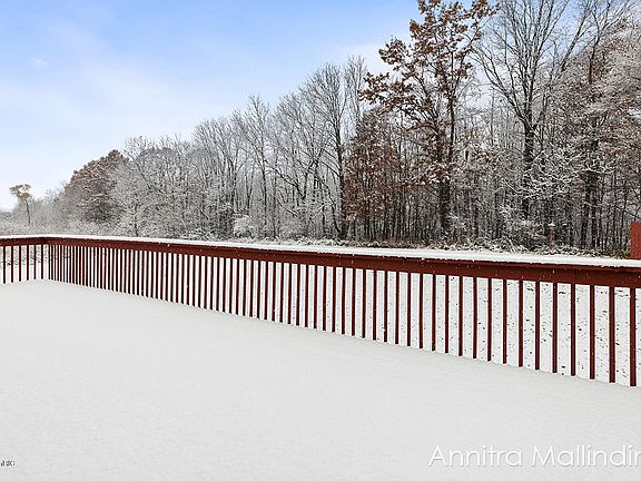 5th image of 13930 Winter Valley Dr NE