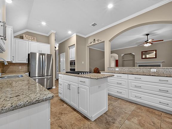 3rd image of 9118 Sunny Ridge Dr