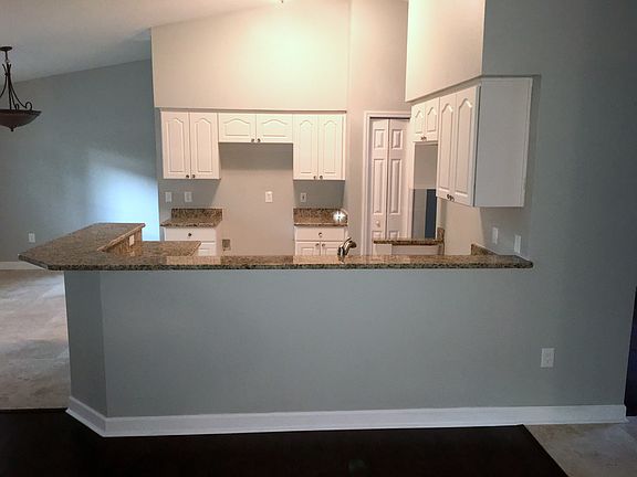 5th image of 6008 Theresa St