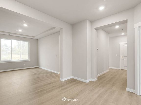 5th image of 3111 109th ave Street NE #M1