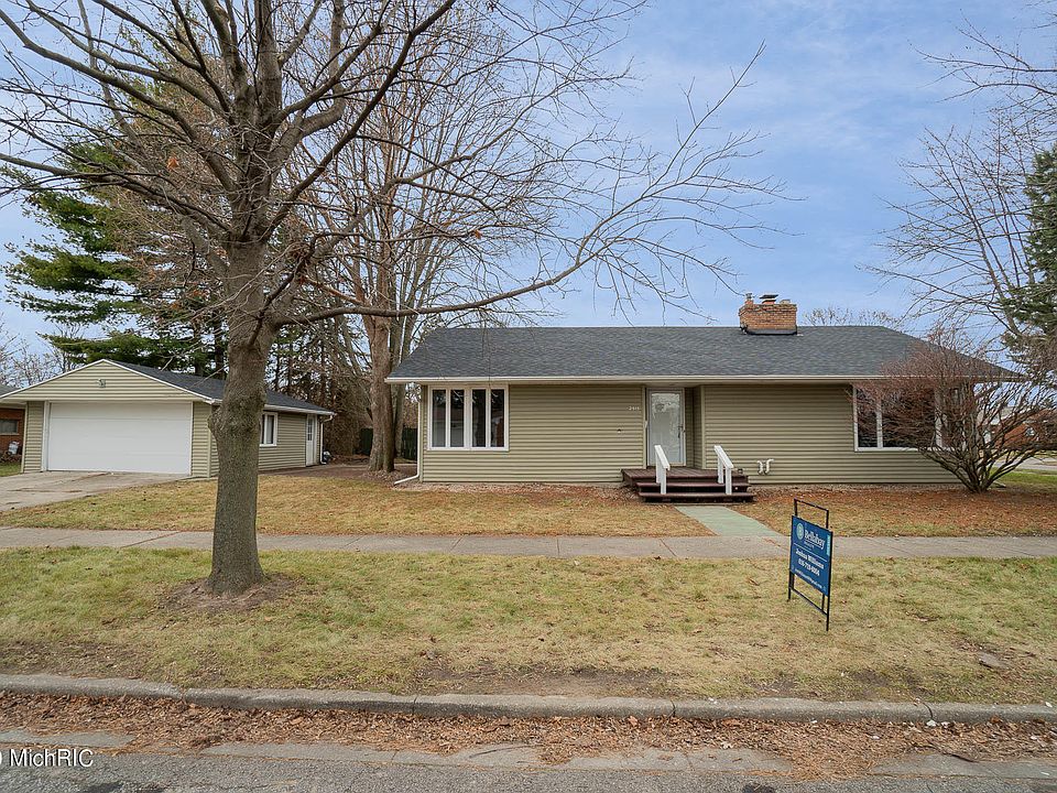 1st image of 2515 McEwan St