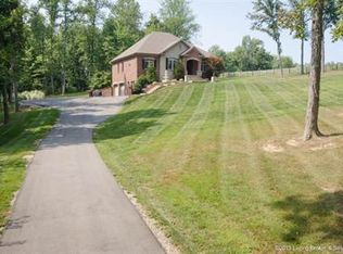 8775 Starlight Rd, Floyds Knobs, IN 47119