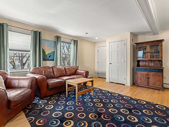 3rd image of 6-6 Temple St #4
