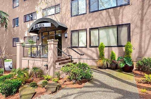4th image of 600 Bellevue Ave E APT 402