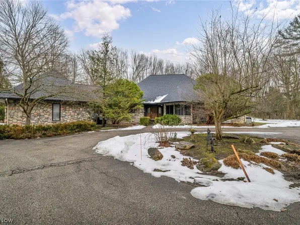 6331 Chagrin River Rd, Bentleyville, OH 44022