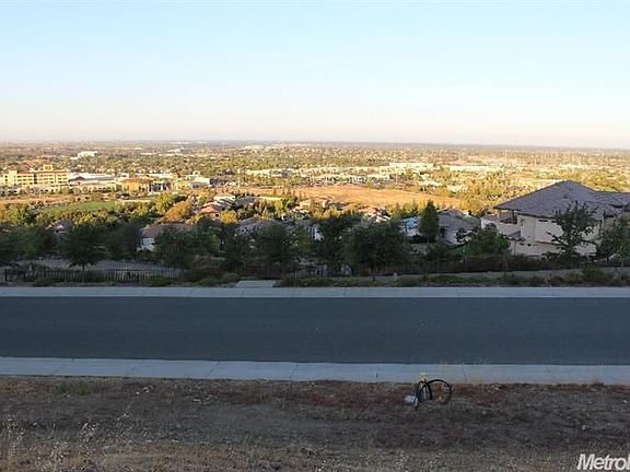 4th image of 500 Serpa Way