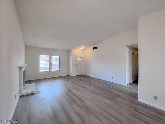 5th image of 7678 Hernando Dr