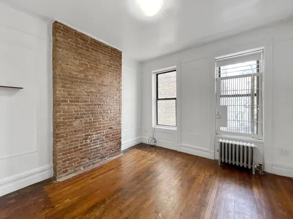 1726 Amsterdam Avenue image 1 of 4