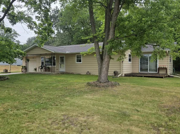 36 Pine Dr, Montello, WI 53949