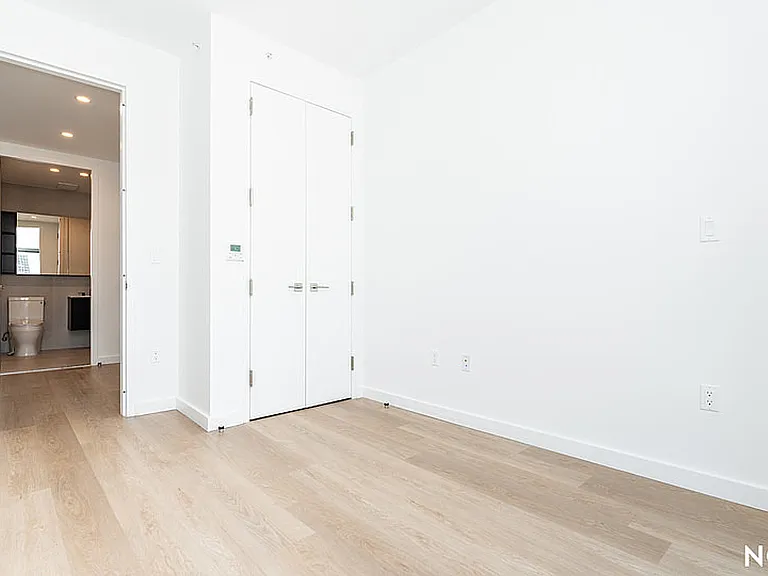 527 Grand Ave #503 — Photo 12