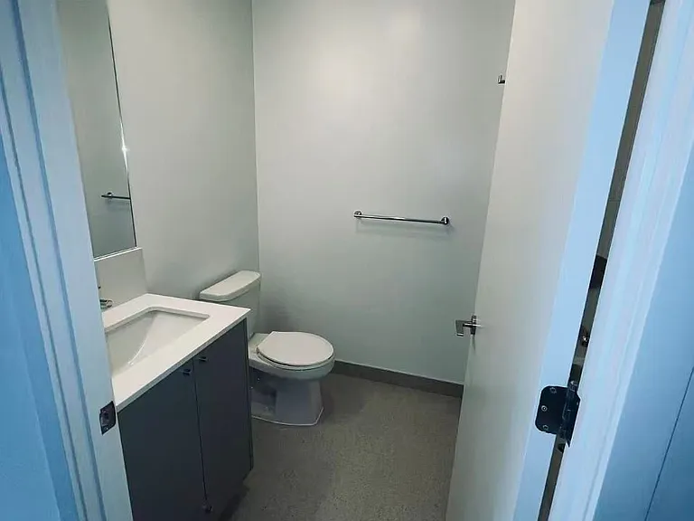 10 Oak St #1710 — Photo 4