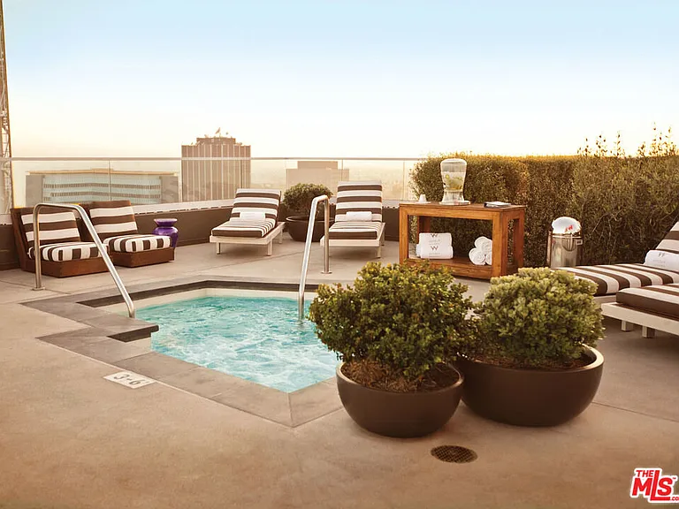 6250 Hollywood Blvd #10N — Photo 37
