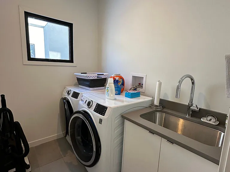 69 Jameson Dr — Photo 11