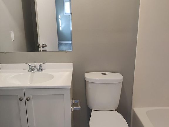 4th image of 501 N 7th St APT A