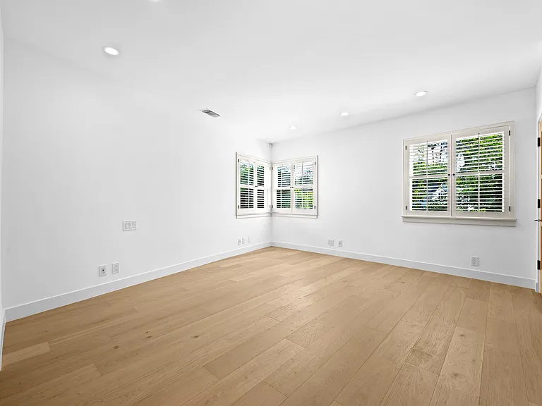 435 Dalehurst Ave — Photo 7