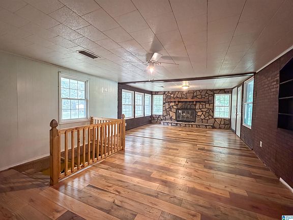 3rd image of 3609 Poplar Ln