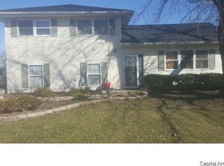 8 Elizabeth Ct, Elkhart, IL 62634