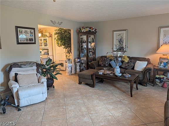 4th image of 2324 Caladium Rd