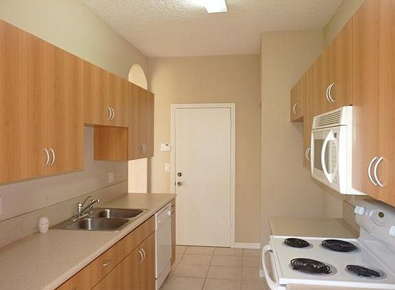 5th image of 610 Seminole Palms Dr