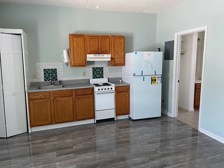 323 N Topsail Dr — Photo 11