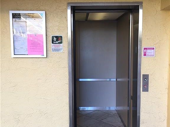 2nd image of 826 Wiggins Pass Rd APT 219