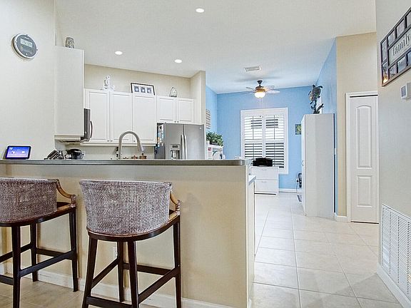 3rd image of 10534 SW Westlawn Boulevard