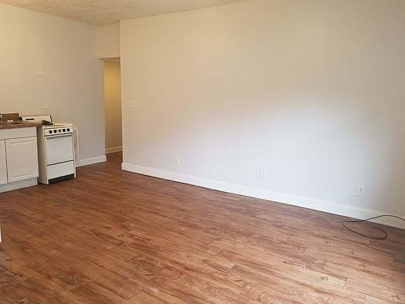 2nd image of 2424 E Glenwood Ave