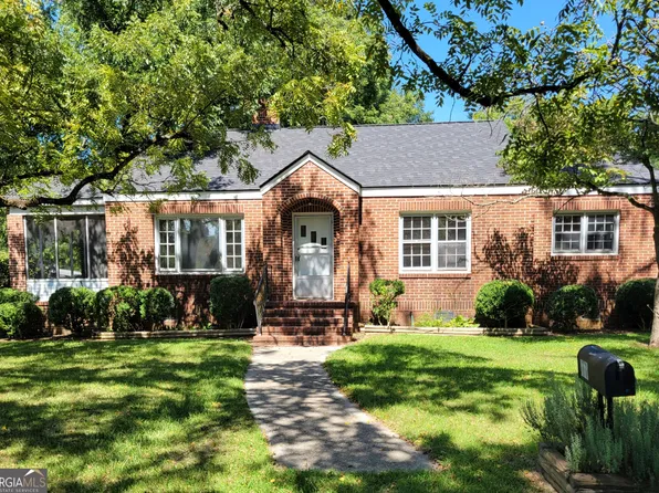 11 W New St, Winder, GA 30680