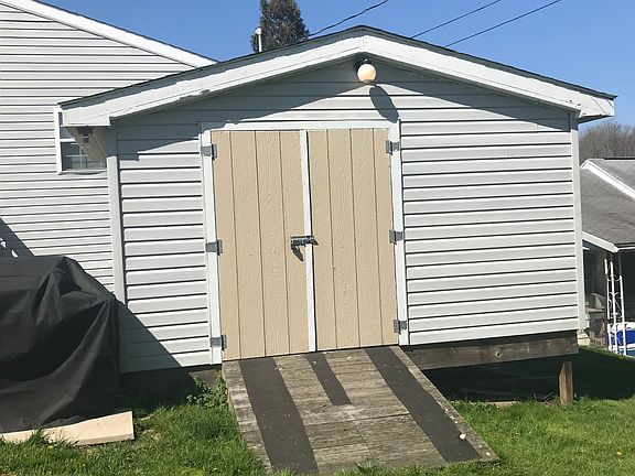 5th image of 76 Yew St