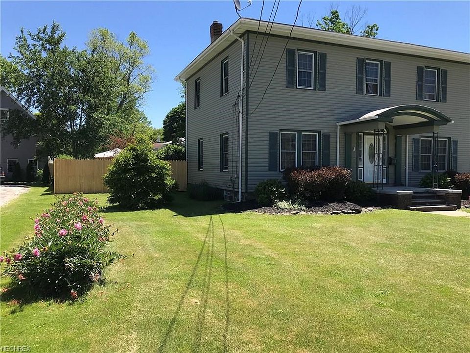 2nd image of 153 S Eagle St