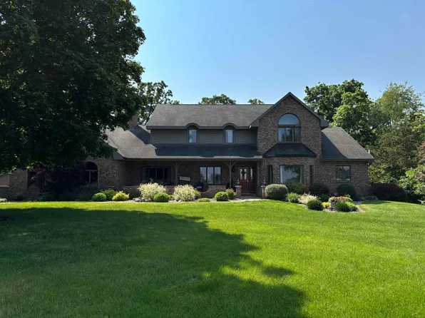 2555 W Deer Path, Janesville, WI 53545