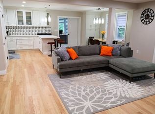 303 Russett Rd, Chestnut Hill, MA 02467