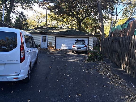 2 Car Garage w Workshop