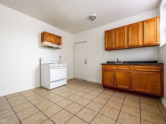 8057 S Marshfield Ave Apartments Chicago Kitchen_01