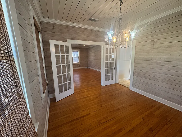 Dining room that can also be used as an office.