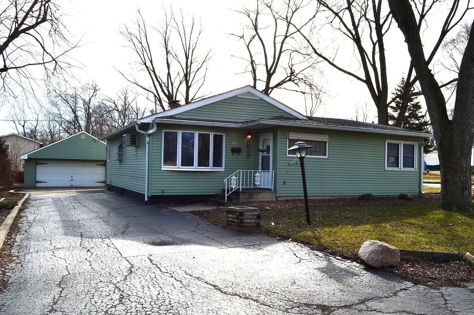 208 Peale St photo 1