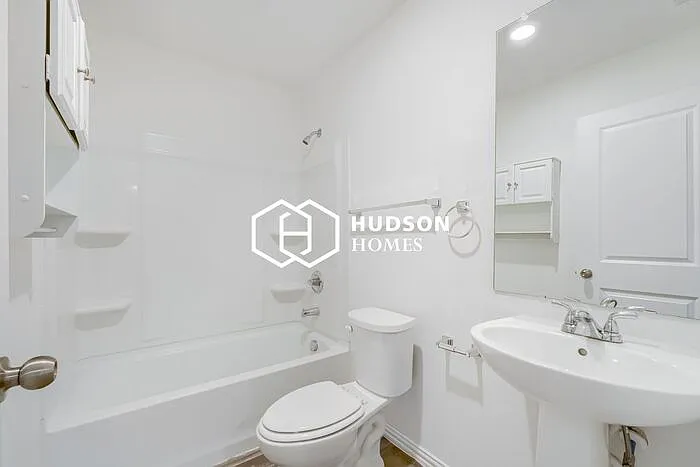 606 Bexar Dr — Photo 14