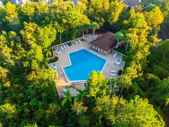 5th image of 699 Saint Andrews Cir