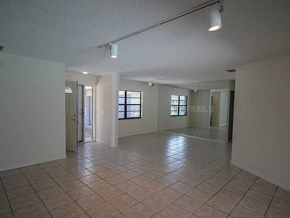 5th image of 4209 Windtree Dr