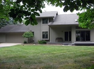 4275 Seim Rd, Howell, MI 48843