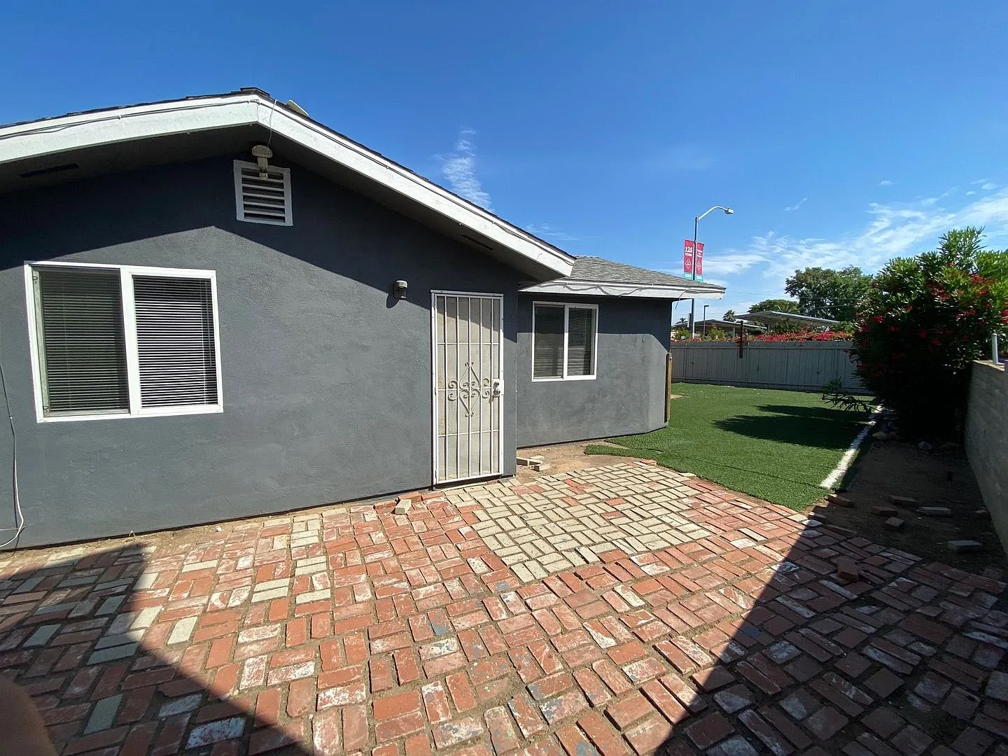 8BD/3BA, Large Yard w/ Turf! — Photo 3