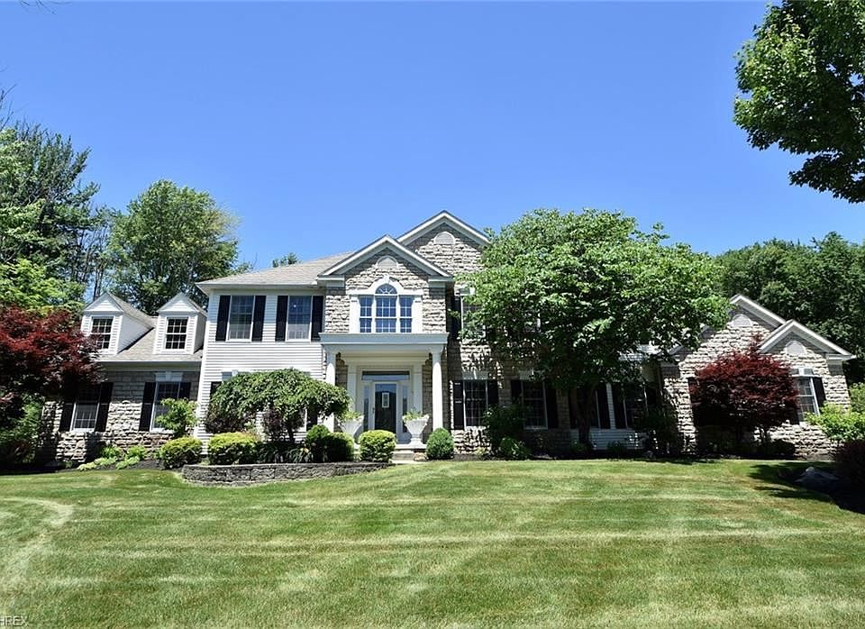 1st image of 1707 Royal Oaks Cir